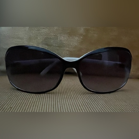 Vintage Simply Vera Wang Sunglasses - Picture 10 of 10